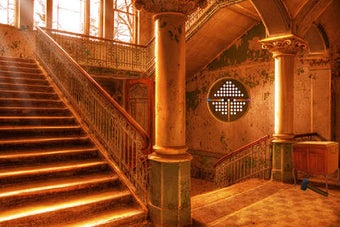 Imagen 0 para Abandoned Place Abducted …