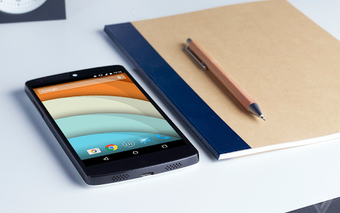 Image 1 for Chrooma Live Wallpaper