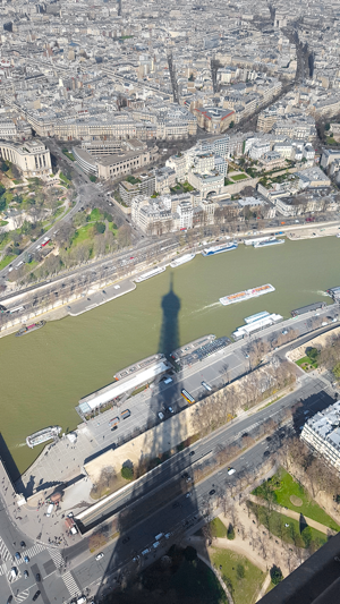 Image 0 for VR Paris High Up On Eiffe…