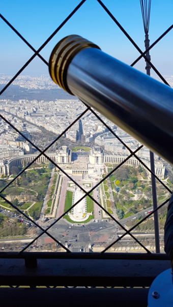 Image 2 for VR Paris High Up On Eiffe…