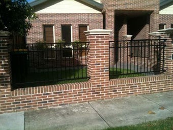 Image 2 for 400 Fence House Design