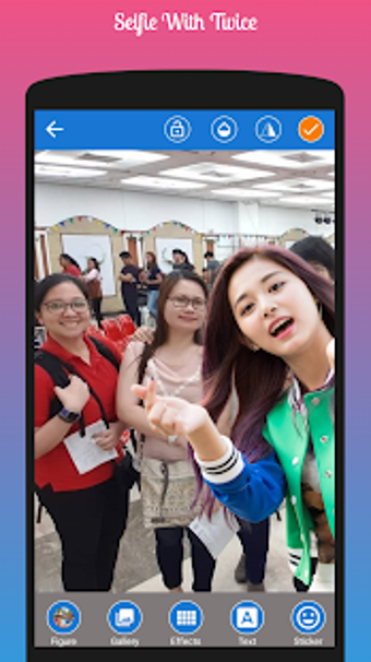 Imagen 0 para Selfie With Twice