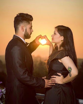 Image 1 for Couple Pose - Wedding Pho…